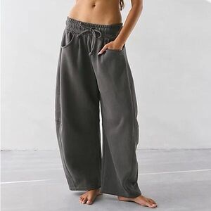 Urban Outfitters Out From Under NWOT Essential Barrel Leg Full Length Sweatpant